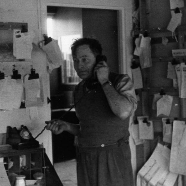 Eric Rodda taking orders